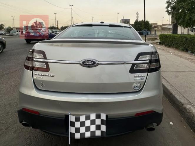 Ford Taurus